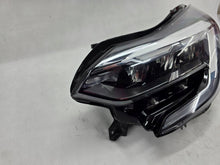 Laden Sie das Bild in den Galerie-Viewer, Frontscheinwerfer Renault Captur II 260608054R Links Scheinwerfer Headlight SCH9387689579qe