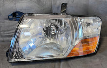 Laden Sie das Bild in den Galerie-Viewer, Frontscheinwerfer Mitsubishi Pajero I 100-87507 Links Scheinwerfer Headlight SCH9929426778pr