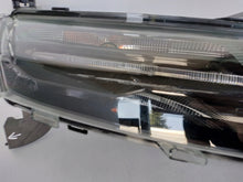 Laden Sie das Bild in den Galerie-Viewer, Frontscheinwerfer Dacia Spring 266008993R LED Rechts Scheinwerfer Headlight