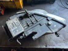 Laden Sie das Bild in den Galerie-Viewer, Frontscheinwerfer VW Passat 3C0941754G 3D0907391B Xenon FALSE Headlight SCH9397227786zd
