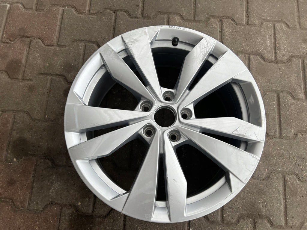 1x Alufelge 18 Zoll 7.5" 5x112 50ET Glanz Silber 10A071498 VW Id.3 Id.4 FEL5208566426im