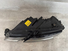 Laden Sie das Bild in den Galerie-Viewer, Frontscheinwerfer Skoda Octavia III 5E1941015D Full LED Links Headlight SCH6502695512cr