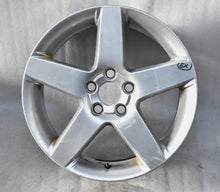 Laden Sie das Bild in den Galerie-Viewer, 1x Alufelge 17 Zoll 7.0&quot; 5x108 52 5ET 30671415 Volvo V40 C30 S40 Rim Wheel