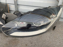 Laden Sie das Bild in den Galerie-Viewer, Frontscheinwerfer Renault Megane III 30128820400 Ein Satz Scheinwerfer Headlight SCH4569333248jt