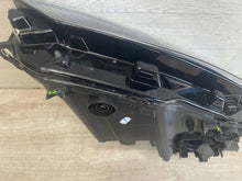 Laden Sie das Bild in den Galerie-Viewer, Frontscheinwerfer Seat Tarraco 5FJ941007J LED Links Scheinwerfer Headlight