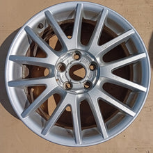 Laden Sie das Bild in den Galerie-Viewer, 1x Alufelge 17 Zoll 7.0&quot; 5x112 54ET Glanz Silber 1K0601025 VW Golf V Rim Wheel