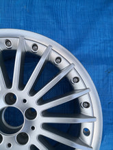 Laden Sie das Bild in den Galerie-Viewer, 1x Alufelge 17 Zoll 8.5" 5x112 38ET A2114001802 Mercedes-Benz W211 Rim Wheel FEL1394945644ai