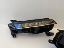 Laden Sie das Bild in den Galerie-Viewer, Frontscheinwerfer Renault Megane E-Tech 260605490R 260103279R Vorderseite SCH2039778056og