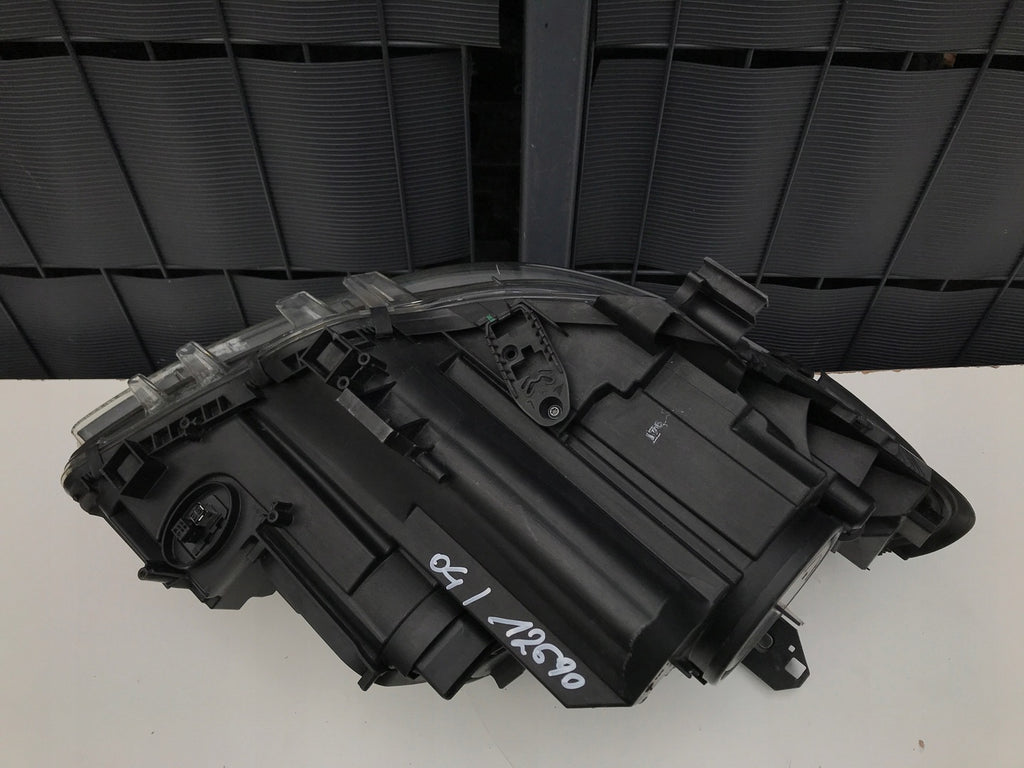 Frontscheinwerfer Mercedes-Benz W246 A2468207761 LED Rechts oder Links SCH2384480417bv