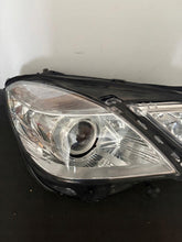 Load image into Gallery viewer, Frontscheinwerfer Mercedes-Benz W212 A2128202059 Xenon Rechts Headlight SCH2131756226es