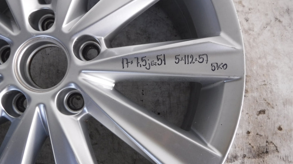 1x Alufelge 17 Zoll 7.5" 5x112 51ET Glanz Silber VW Golf V Rim Wheel FEL7742349950zz