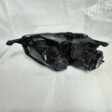 Laden Sie das Bild in den Galerie-Viewer, Frontscheinwerfer Skoda Rapid 5JB941015A Xenon Links Scheinwerfer Headlight SCH6774770663ev