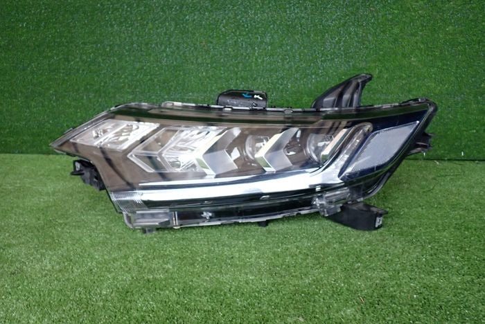 Frontscheinwerfer Mitsubishi Outlander III 8301D3-31 FALSE Headlight SCH8386861886pq