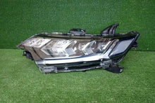 Laden Sie das Bild in den Galerie-Viewer, Frontscheinwerfer Mitsubishi Outlander III 8301D3-31 FALSE Headlight SCH8386861886pq