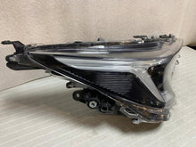 Laden Sie das Bild in den Galerie-Viewer, Frontscheinwerfer Toyota Corolla 81110-02X10 Full LED Rechts Headlight SCH9465989255nc
