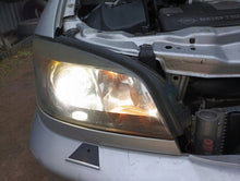 Laden Sie das Bild in den Galerie-Viewer, Frontscheinwerfer Opel Zafira A 0301116271 0301116272 Ein Satz Headlight SCH9625604779pt