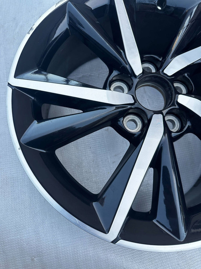 1x Alufelge 17 Zoll 7.0" 5x114.3 Glanz PW45702001 Toyota Auris Rim Wheel FEL9472095071cs