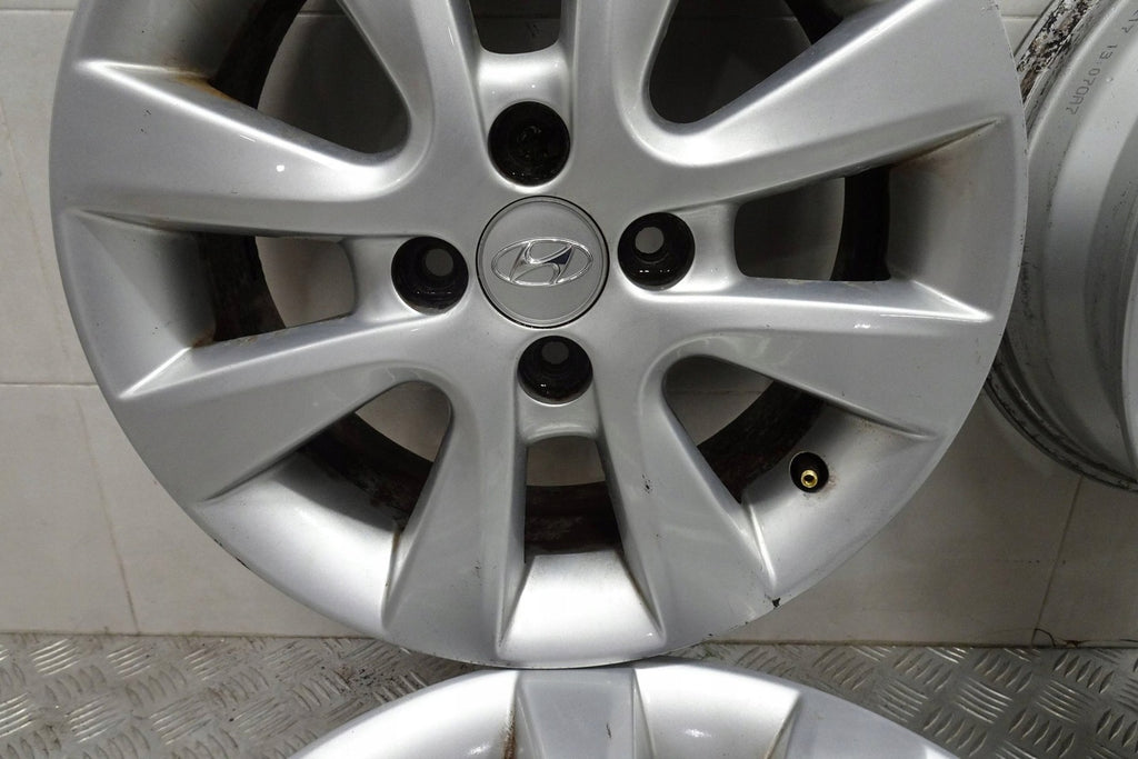 1x Alufelge 15 Zoll 6.0" 4x100 50ET 52910-1J805 Hyundai I20 Rim Wheel