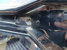 Laden Sie das Bild in den Galerie-Viewer, Frontscheinwerfer Skoda Karoq 57B941036B 992941572CJ Full LED Rechts Headlight SCH4909366996hl
