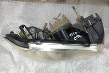 Load image into Gallery viewer, Frontscheinwerfer Mazda Tribute Rechts Scheinwerfer Headlight