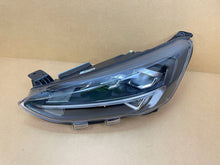 Laden Sie das Bild in den Galerie-Viewer, Frontscheinwerfer Ford Focus MX7B-13E015-ED MX7B-13E015 Links Headlight