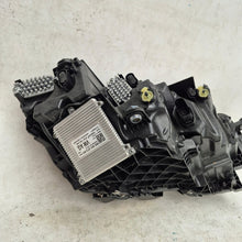 Laden Sie das Bild in den Galerie-Viewer, Frontscheinwerfer Skoda Octavia IV 5E4941035 Full LED Rechts oder Links SCH8918065129oi