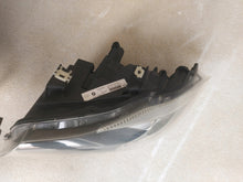 Laden Sie das Bild in den Galerie-Viewer, Frontscheinwerfer BMW E91 E90 6942747 6942748 Ein Satz Scheinwerfer Headlight SCH1005005769jp