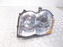 Load image into Gallery viewer, Frontscheinwerfer Jeep Grand Cherokee III 55157485AF Xenon Links Headlight SCH6592385901zi
