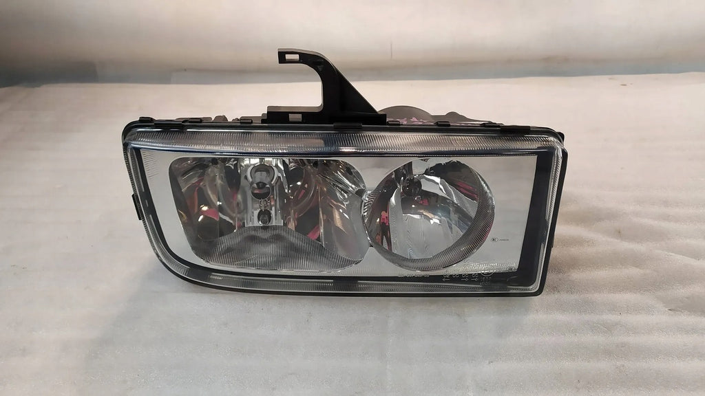 Frontscheinwerfer Mercedes-Benz A6868200361 Rechts Scheinwerfer Headlight