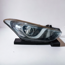 Laden Sie das Bild in den Galerie-Viewer, Frontscheinwerfer Hyundai I30 Gde Gd II 92102-A6000 Rechts Headlight