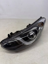 Laden Sie das Bild in den Galerie-Viewer, Frontscheinwerfer Hyundai I30 92101A6020 Links Scheinwerfer Headlight SCH1941209397hr
