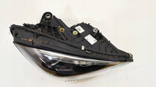 Laden Sie das Bild in den Galerie-Viewer, Frontscheinwerfer Mercedes-Benz W206 A2069066204 Rechts Scheinwerfer Headlight SCH3393442995bu