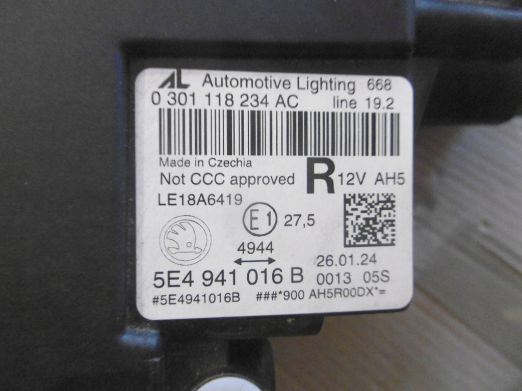Frontscheinwerfer Skoda Octavia IV 5E4941016B Full LED Rechts Headlight SCH9481064172hf