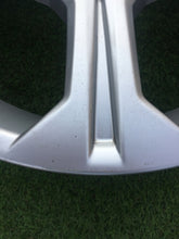 Laden Sie das Bild in den Galerie-Viewer, 1x Alufelge 17 Zoll 8.0" 5x112 57ET Glanz Silber A2044010104 Mercedes-Benz W204 FEL9710101666dl