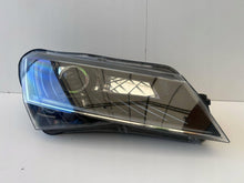 Laden Sie das Bild in den Galerie-Viewer, Frontscheinwerfer Skoda Superb 3V1941016A Xenon Rechts Scheinwerfer Headlight