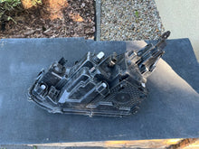 Laden Sie das Bild in den Galerie-Viewer, Frontscheinwerfer Toyota Yaris Cross Rechts Scheinwerfer Headlight SCH6523758750xh