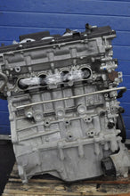 Load image into Gallery viewer, Motor Toyota C-Hr 2ZR-FXE 1.8 122PS 90kW 72TKm 2016 Benzin Engine Unkomplett