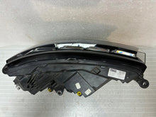 Laden Sie das Bild in den Galerie-Viewer, Frontscheinwerfer Skoda Kamiq Links Scheinwerfer Headlight SCH8752051596wn