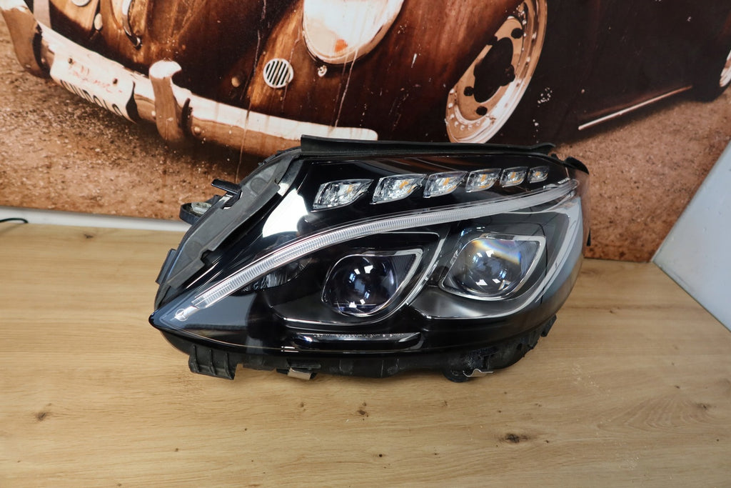 Frontscheinwerfer Mercedes-Benz W205 A2059063104 WW 5NB941006B LED Links SCH5145986998mc