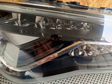 Laden Sie das Bild in den Galerie-Viewer, Frontscheinwerfer Seat Leon 5F1941008G Rechts Scheinwerfer Headlight SCH4716878659jy