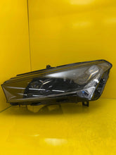 Laden Sie das Bild in den Galerie-Viewer, Frontscheinwerfer Skoda Enyaq IV 5LB941015A LED Links Scheinwerfer Headlight