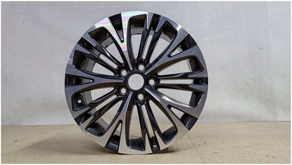 1x Alufelge 18 Zoll 7.0" 5x114.3 50ET Glanz 42611-0DK90 Toyota Yaris Cross FEL5526133845he