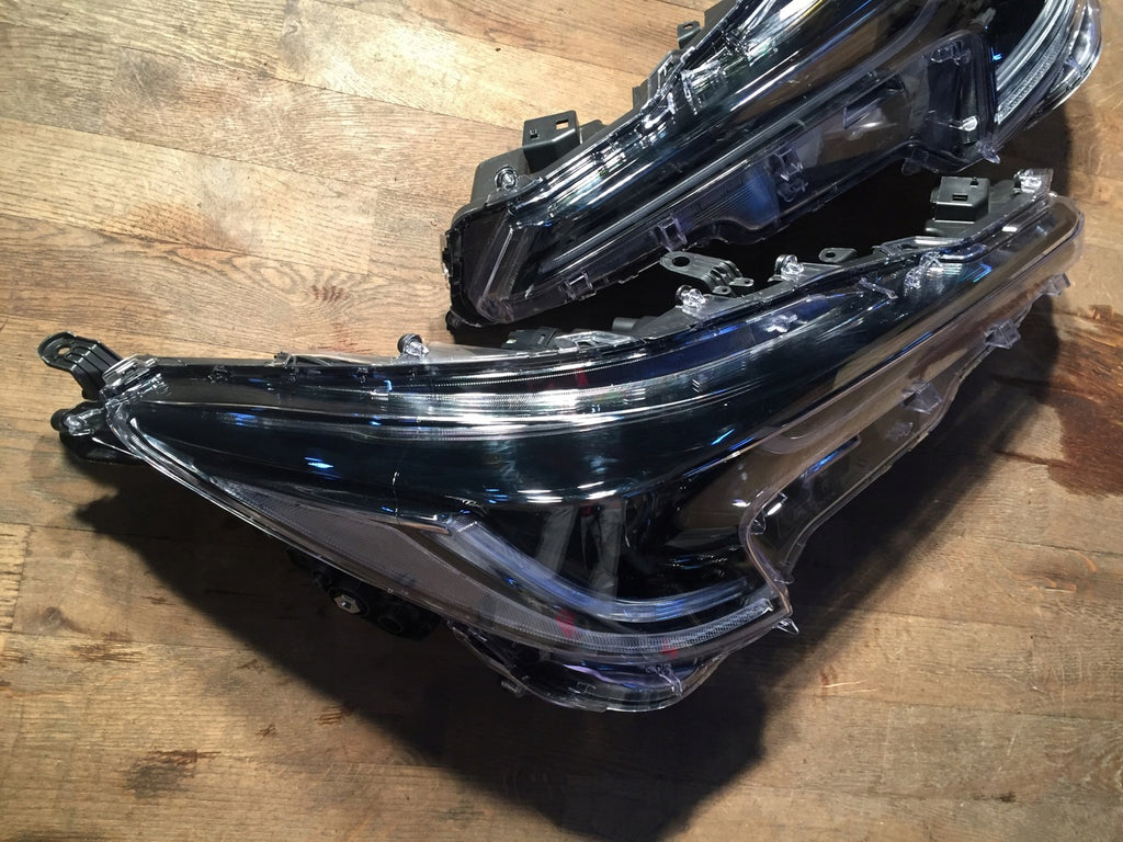 Frontscheinwerfer Toyota Corolla Ein Stück (Rechts oder Links) Headlight