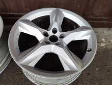 Load image into Gallery viewer, 1x Alufelge 19 Zoll 8.0&quot; 5x112 28ET Glanz Silber 4M0601025 Audi Q7 Rim Wheel