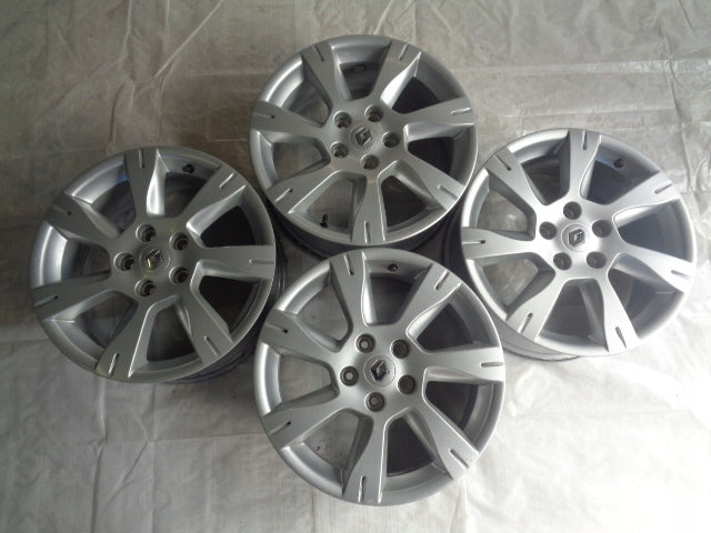 4x Alufelge 17 Zoll 7.0" 5x114.3 49ET 403000074R Renault Megane Rim Wheel FEL1388204384eo