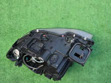 Laden Sie das Bild in den Galerie-Viewer, Frontscheinwerfer BMW 3 E93 E92 7239928-06LL Bi-Xenon Rechts Headlight SCH8207409352sa