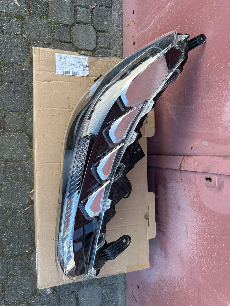 Frontscheinwerfer Toyota Cross LED Rechts Scheinwerfer Headlight SCH8470042954eu