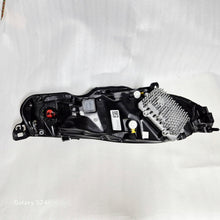 Laden Sie das Bild in den Galerie-Viewer, Frontscheinwerfer Jaguar F Pace X761 MK83-13W30-EC Links Scheinwerfer Headlight SCH8381561669bx