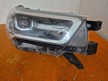Laden Sie das Bild in den Galerie-Viewer, Frontscheinwerfer Toyota Hilux VIII 81110-0KU80 Rechts Scheinwerfer Headlight SCH6939641873cr