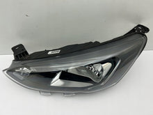 Laden Sie das Bild in den Galerie-Viewer, Frontscheinwerfer Ford Focus MX7B-13E015-CC Links Scheinwerfer Headlight